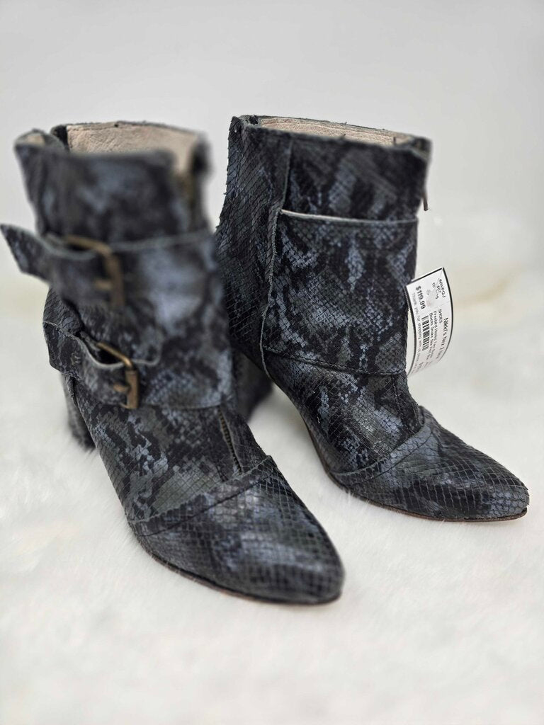 Heeled Two Buckle Boots Snake Skin Print
