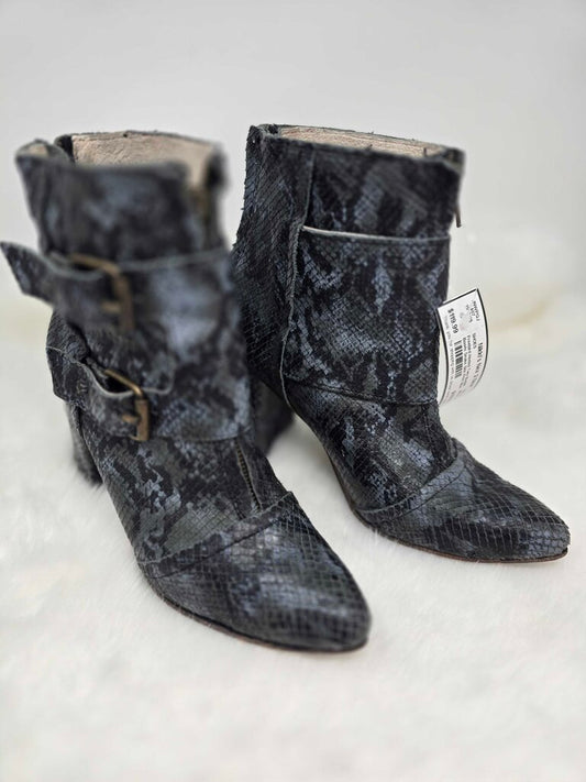 Heeled Two Buckle Boots Snake Skin Print
