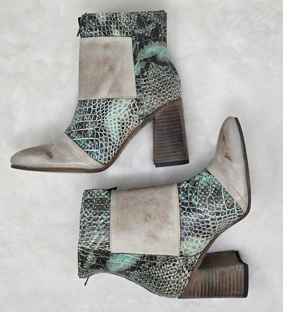 Heeled Two Buckle Boots Snake Skin Print