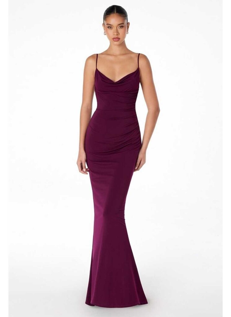 Fitted low back gown