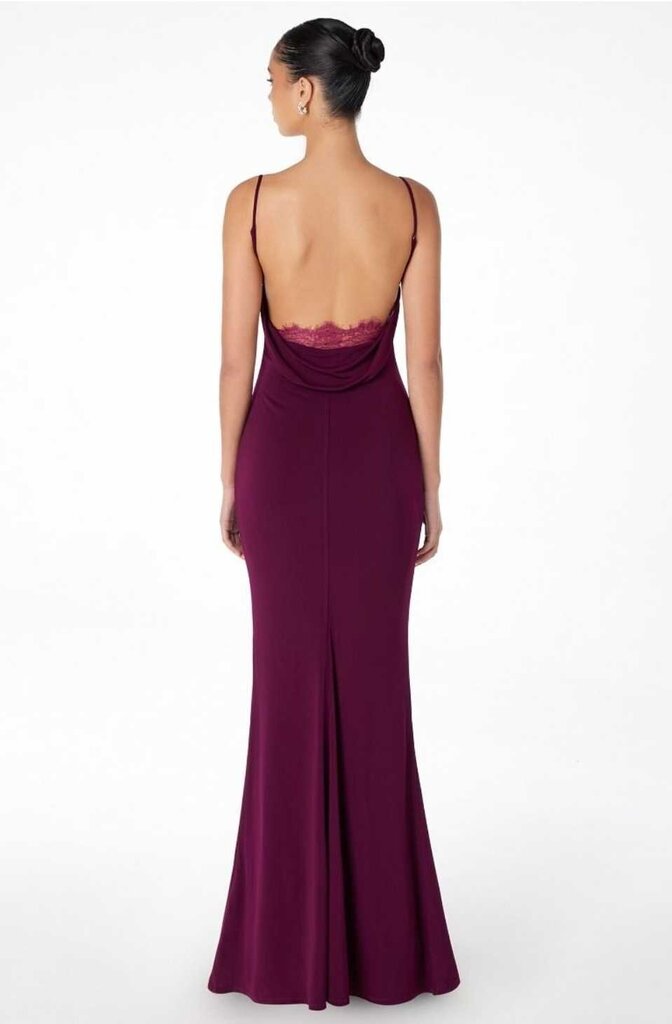 Fitted low back gown