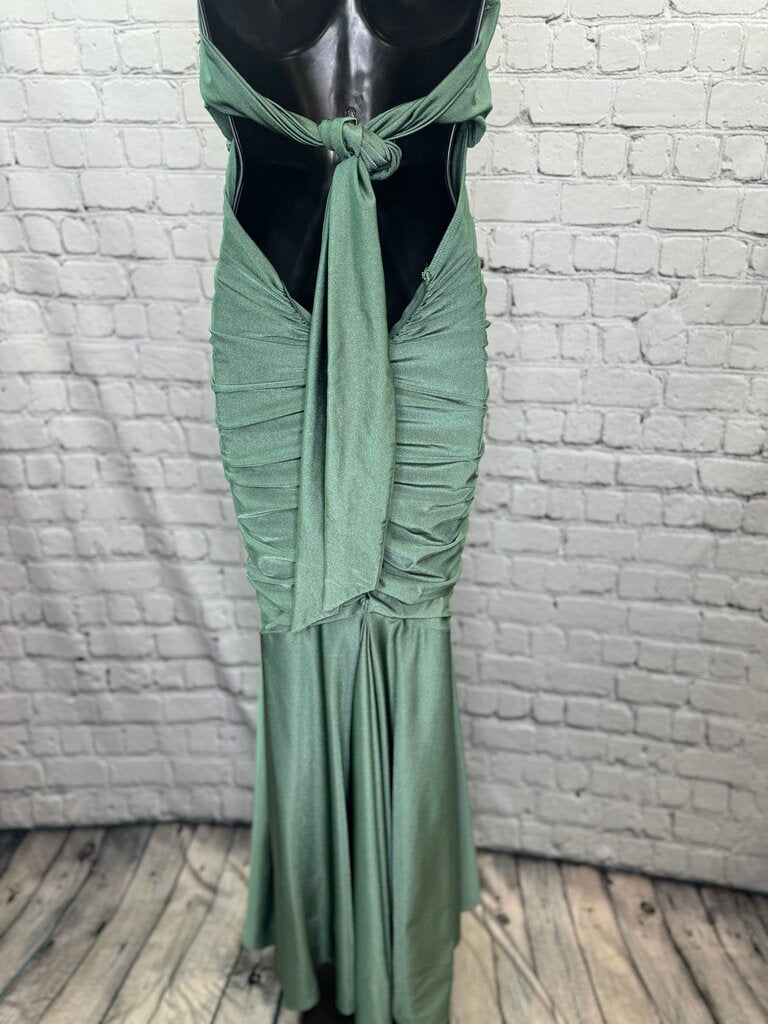 Windsor Fitted Prom Dress