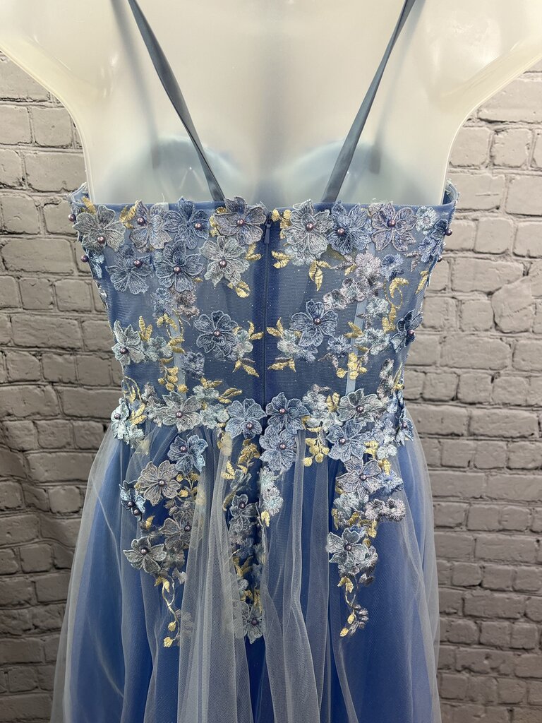 Edith's Light Blue Floral Applique PROM Dress Size M?