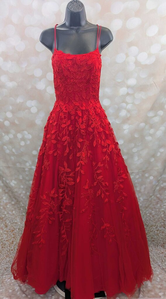 NWT Vine Applique Square Neck