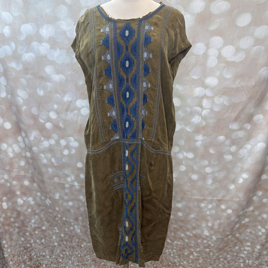 Pocketed Embroidered Sleeveless