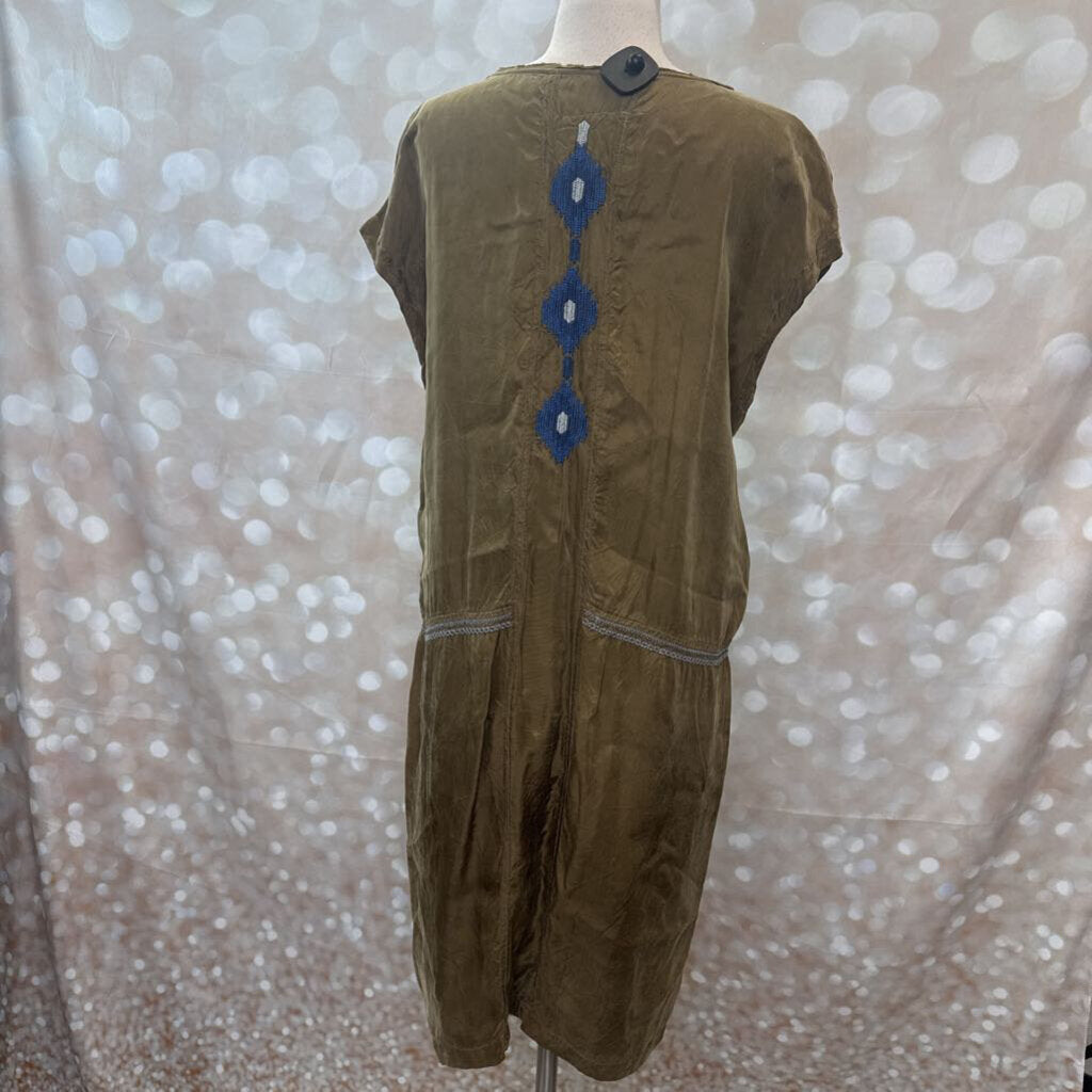 Pocketed Embroidered Sleeveless