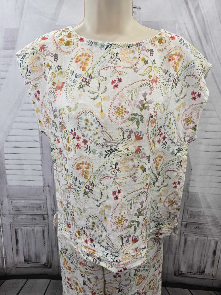 NWT 2PC Floral Linen Set