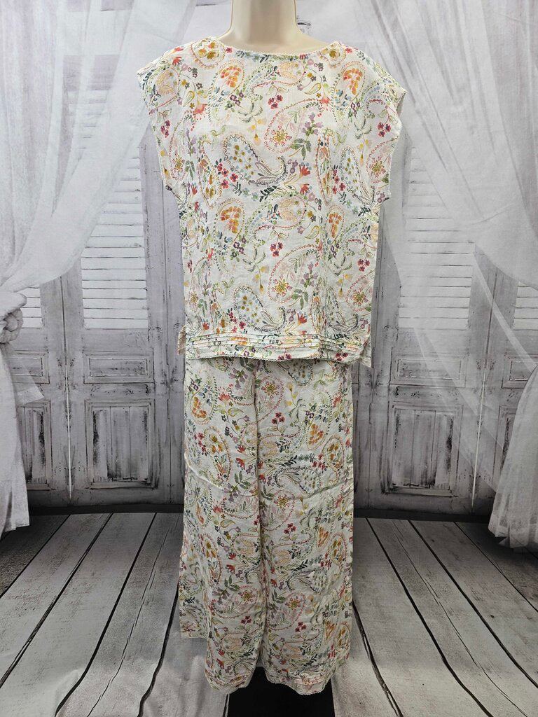 NWT 2PC Floral Linen Set