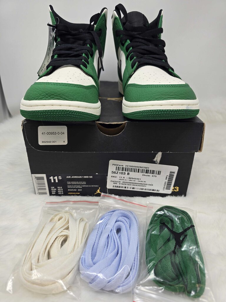 Air Jordan 1 Mid SE Sneakers MENS NIB