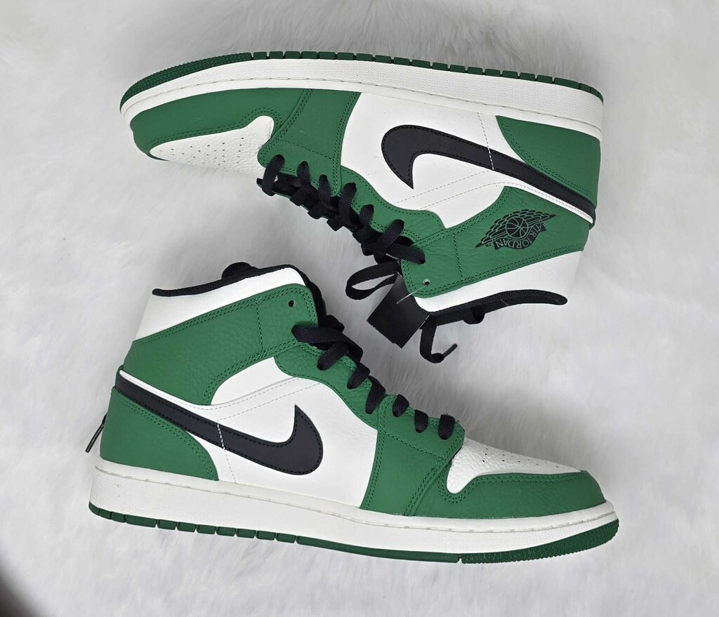 Air Jordan 1 Mid SE Sneakers MENS NIB