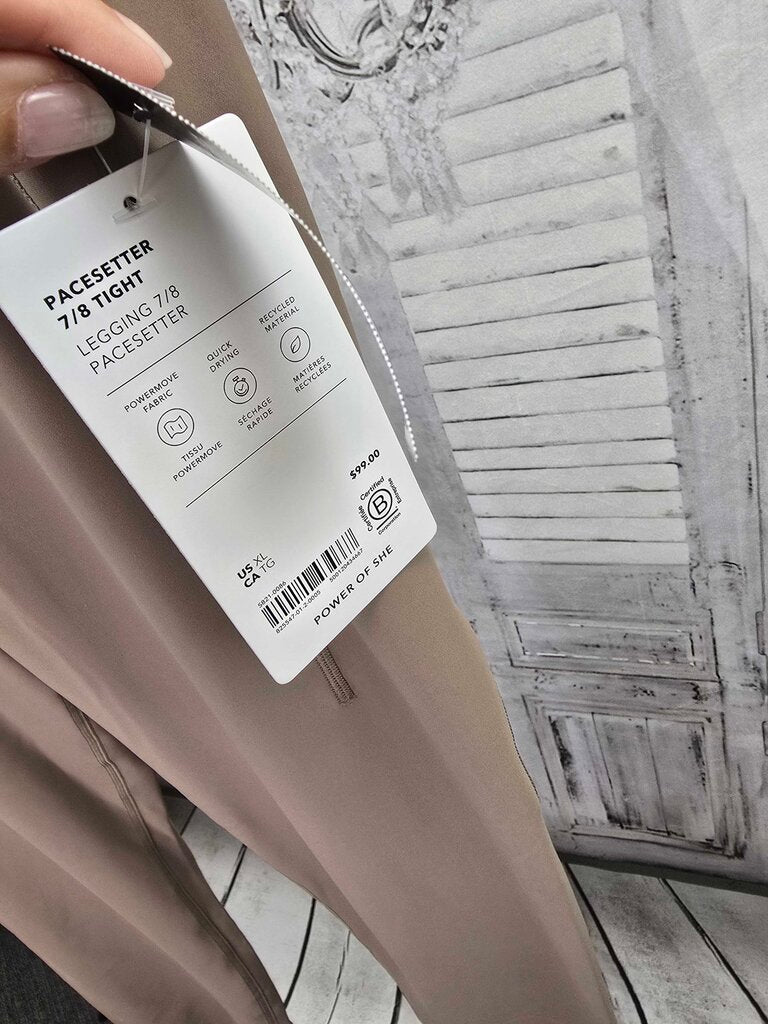 NWT Pacesetter 7/8 Tight Leggings