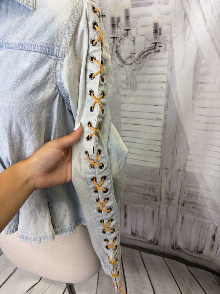 NWT Jean Button Lace Up Sleeve
