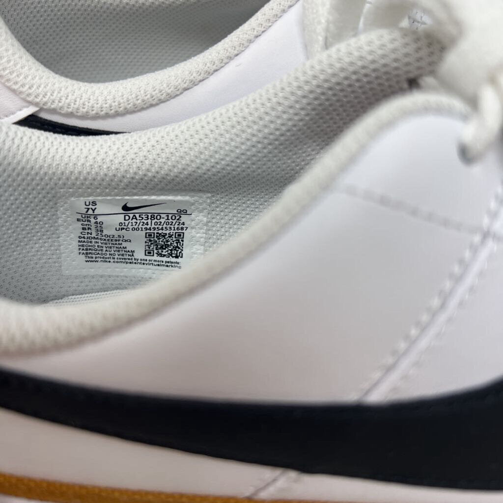 Court Legacy NWT Sneakers