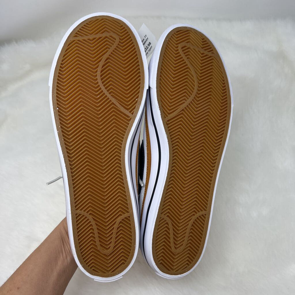 Court Legacy NWT Sneakers