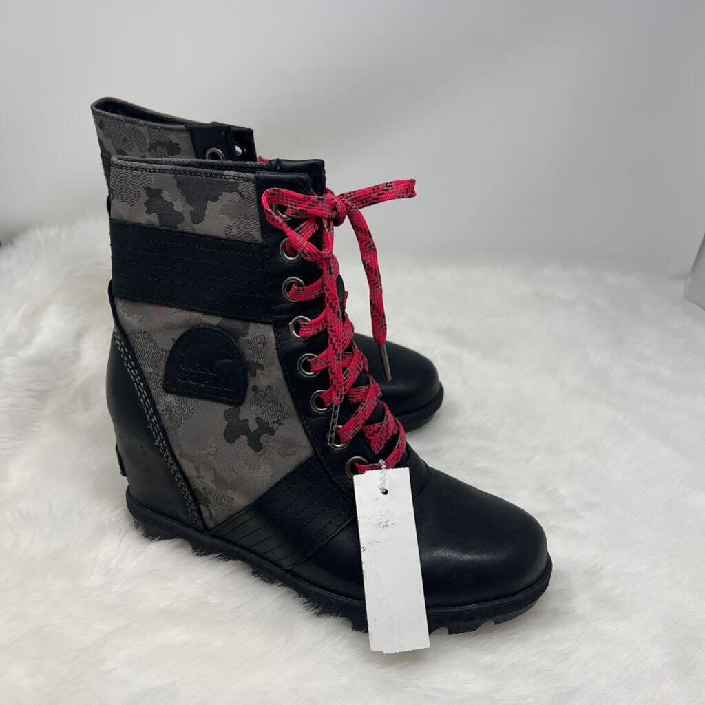 SOREL Joan of Arctic Wedge Camo Booties Women's Size 8.5