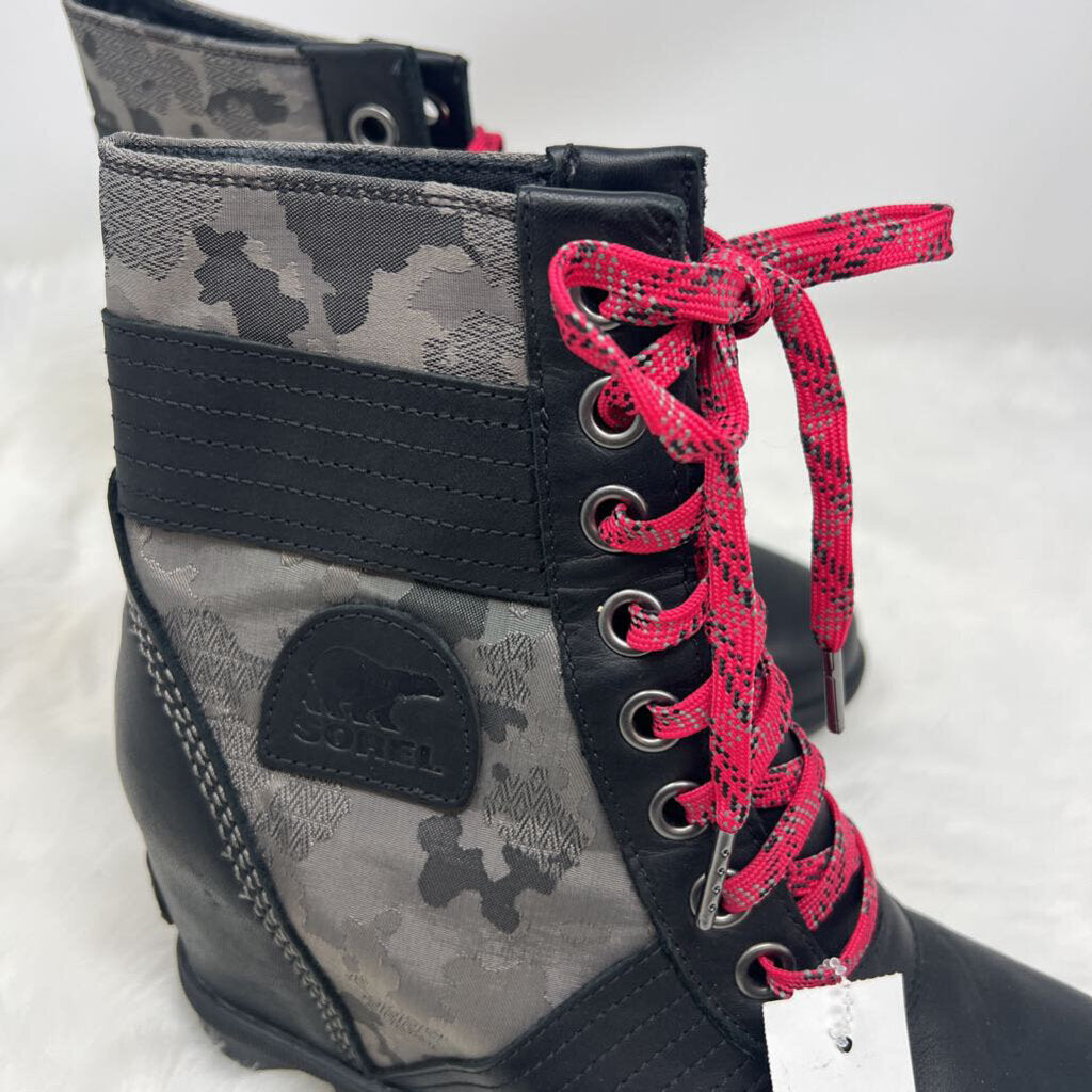 SOREL Joan of Arctic Wedge Camo Booties Women's Size 8.5